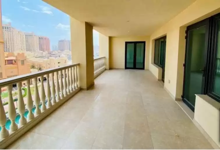 Wohn Klaar eigendom 2 Schlafzimmer S/F Wohnung  zu vermieten in Al Sadd , Doha #14110 - 1  image 